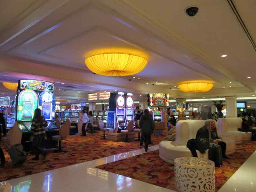 Có đủ không gian cho khách hàng tại Tropicana Resort & Casino