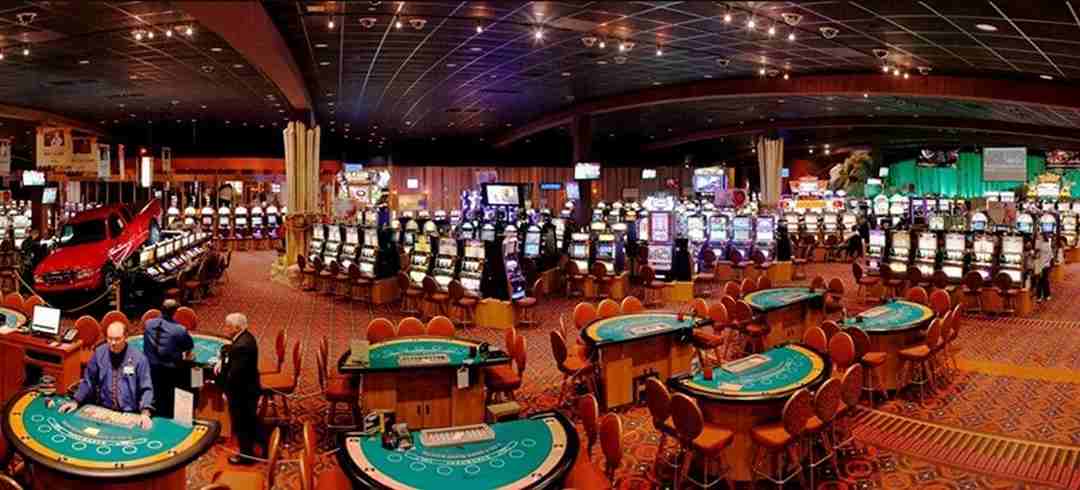  Moc Bai Casino có các bàn game chuyên dùng cực tiện nghi 